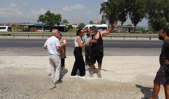 Otomobil ile motosiklet çarpıştı, görgü tanığı ile sürücü kazayı tartıştı