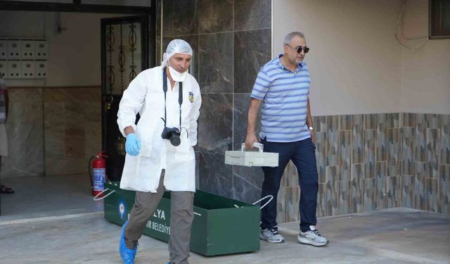 Evde ölü bulunan anne ile kızının cenazeleri Adli Tıp Kurumu morguna gönderildi