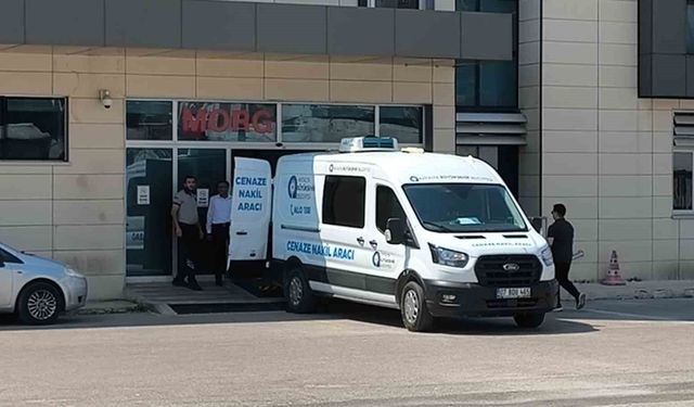Feci kazada hayatını kaybeden çiftin cenazeleri yakınları tarafından teslim alındı