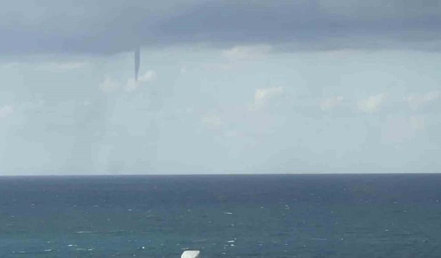 Alanya açıklarında 2 hortum görüntülendi