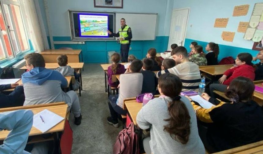 Edirne İpsala'da öğrencilere trafik eğitimi