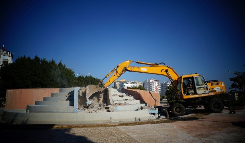 Konyaaltı’nda parklardaki havuzlar kaldırılıp yeri yeşil alan olacak
