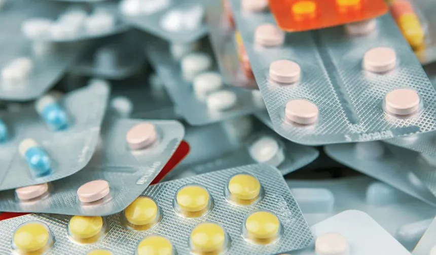 Brufen nedir ve ne için kullanılır? Brufen ilaç uyku yapar mı? Brufen günde kaç tane içilir? Brufen boğaz ağrısına iyi gelir mi?