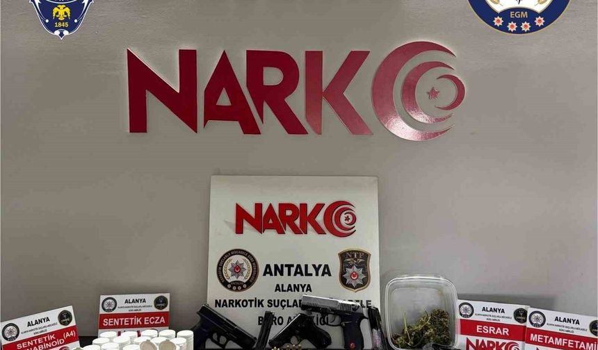 Antalya'da eş zamanlı uyuşturucu operasyonu