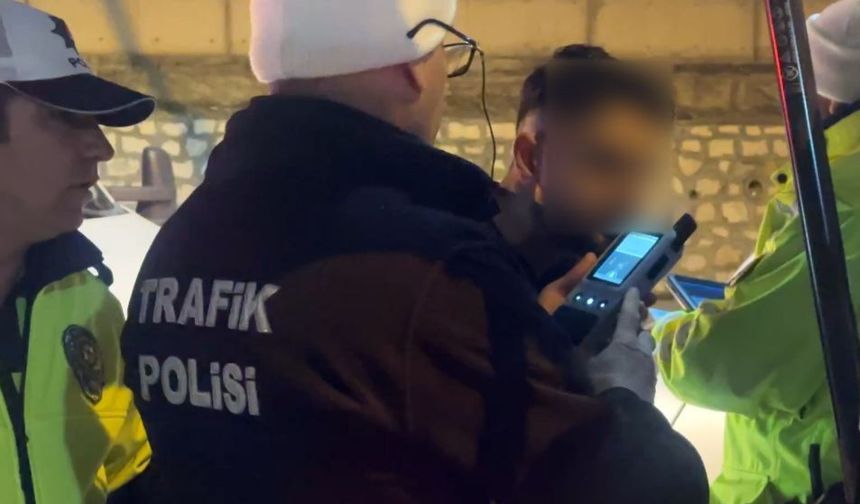 Burdur'da alkollü sürücünün 'acemi' oyunu işe yaramadı