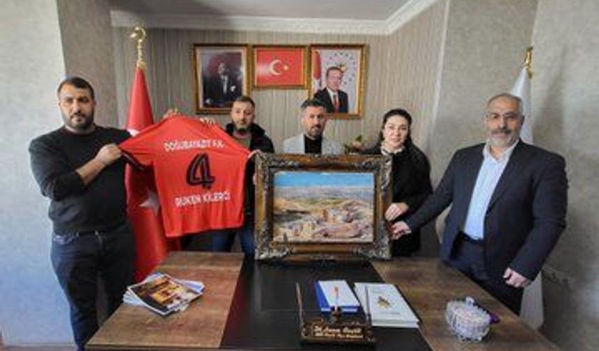 Klavyelere hapsolanlara saha cevabı: Ruken Kilerci Ağrı’nın her sokağında gönül köprüleri kuruyor