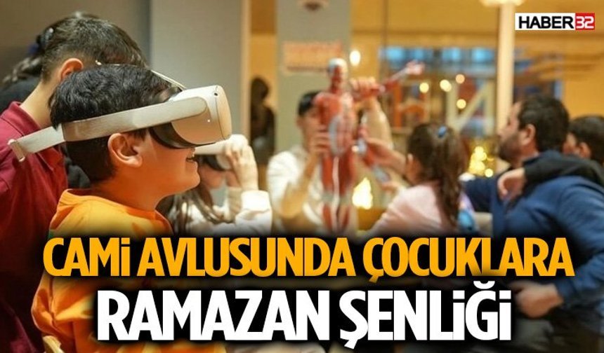 Teravih Sonrası Cami Avlusunda Çocuklara Ramazan Şenliği