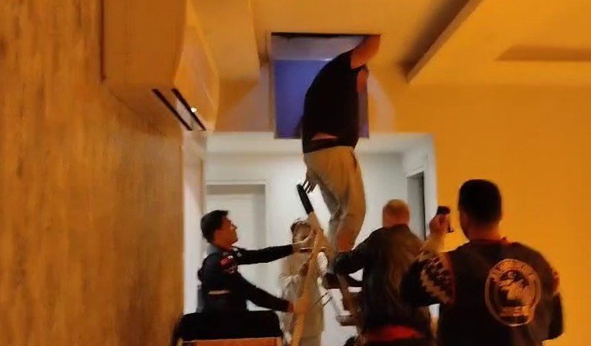 Tavan arasına saklandı jandarmadan kaçamadı