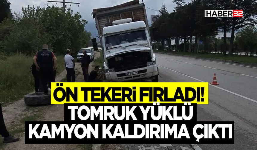 Ön Tekeri Fırladı! - Tomruk Yüklü Kamyon Kaldırıma Çıktı