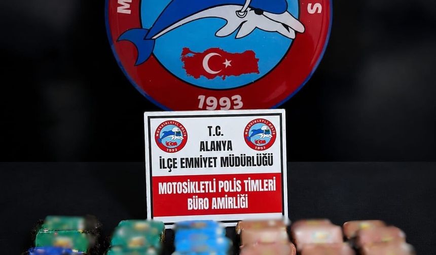 Alanya'da motosiklette 4 kilo esrar ele geçirildi