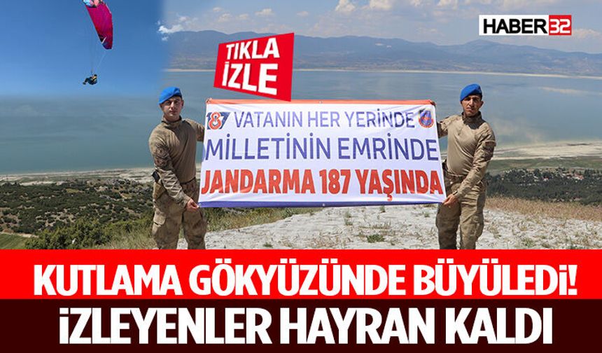 Kutlama Gökyüzünde Büyüledi! İzleyenler Hayran Kaldı