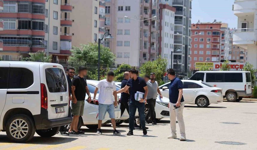 Adliye önündeki silahlı kavganın 4 şüphelisi serbest bırakıldı