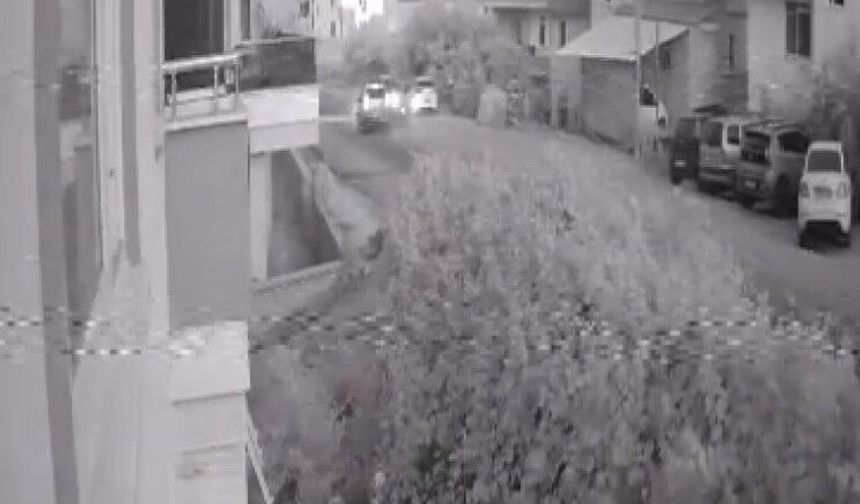 Alanya'da otomobil ile kamyonet çarpıştı: 2 yaralı