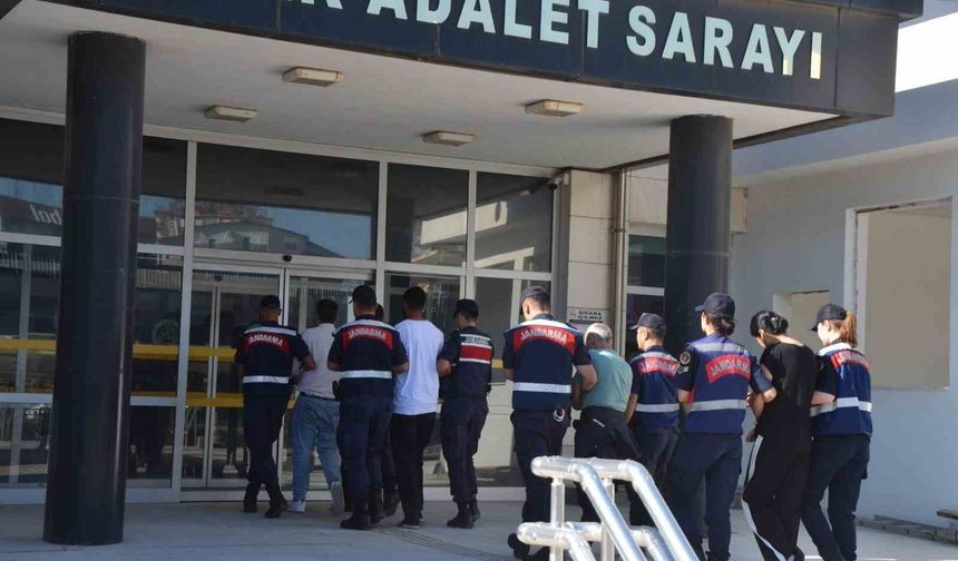 Sosyal medya dolandırıcılığına jandarma operasyonu: 4 gözaltı