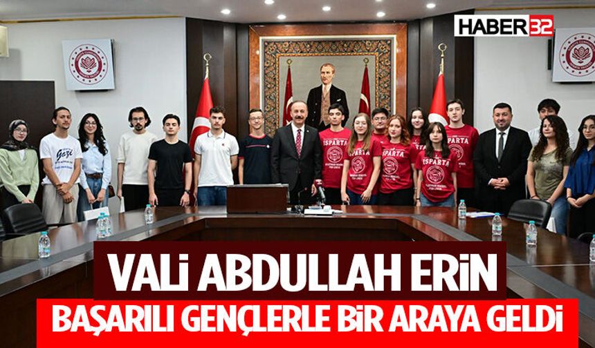 Vali Abdullah Erin Başarılı Gençlerle Bir Araya Geldi