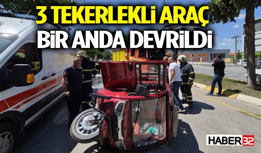 Isparta’da 3 Tekerlekli Araç Bir Anda Devrildi