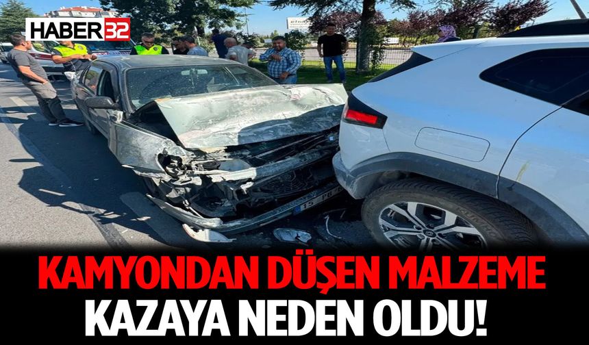 Kamyondan Düşen Malzeme Kazaya Neden Oldu!