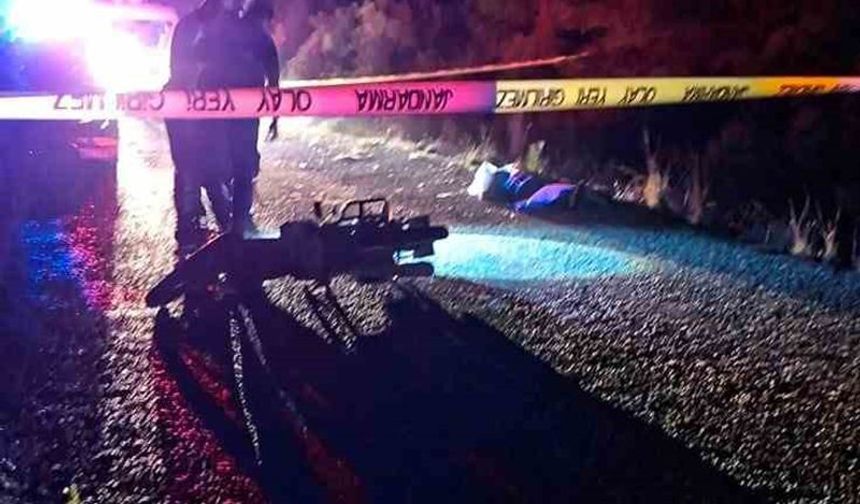 Yoldan çıkıp devrilen motosikletin 16 yaşındaki sürücüsü hayatını kaybetti