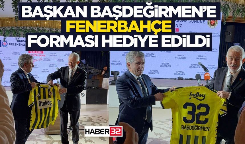 Başkan Başdeğirmen’e Fenerbahçe Forması Hediye Edildi