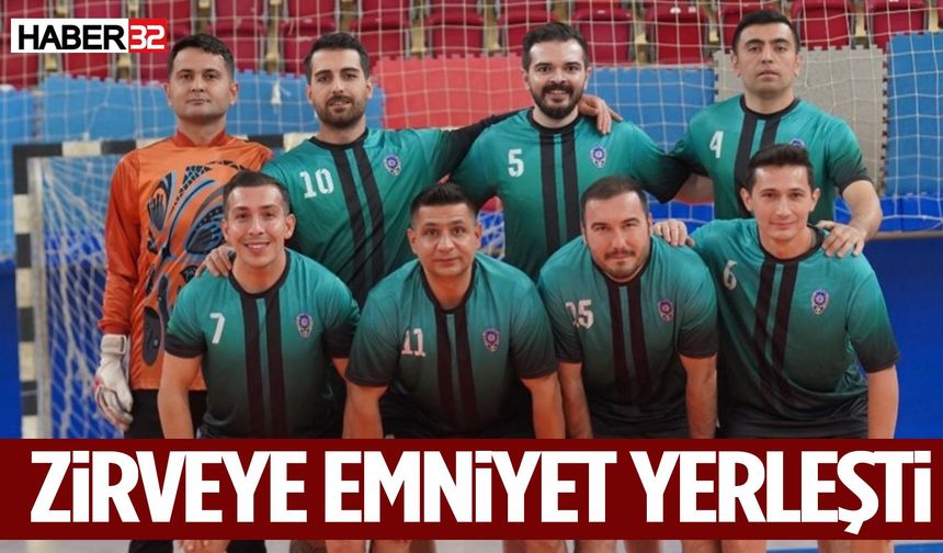Futsal Turnuvasında Zirveye Emniyet Yerleşti