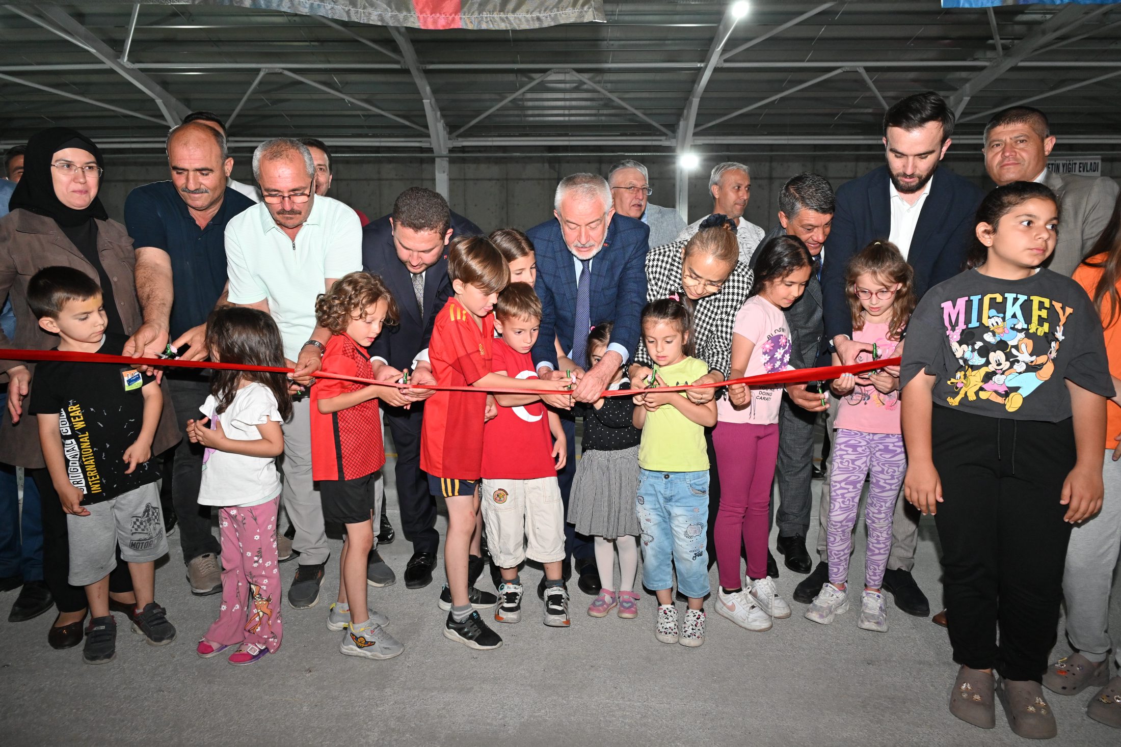 19 06 2025 Akkent Kapali Pazaryeri Acilis (1)