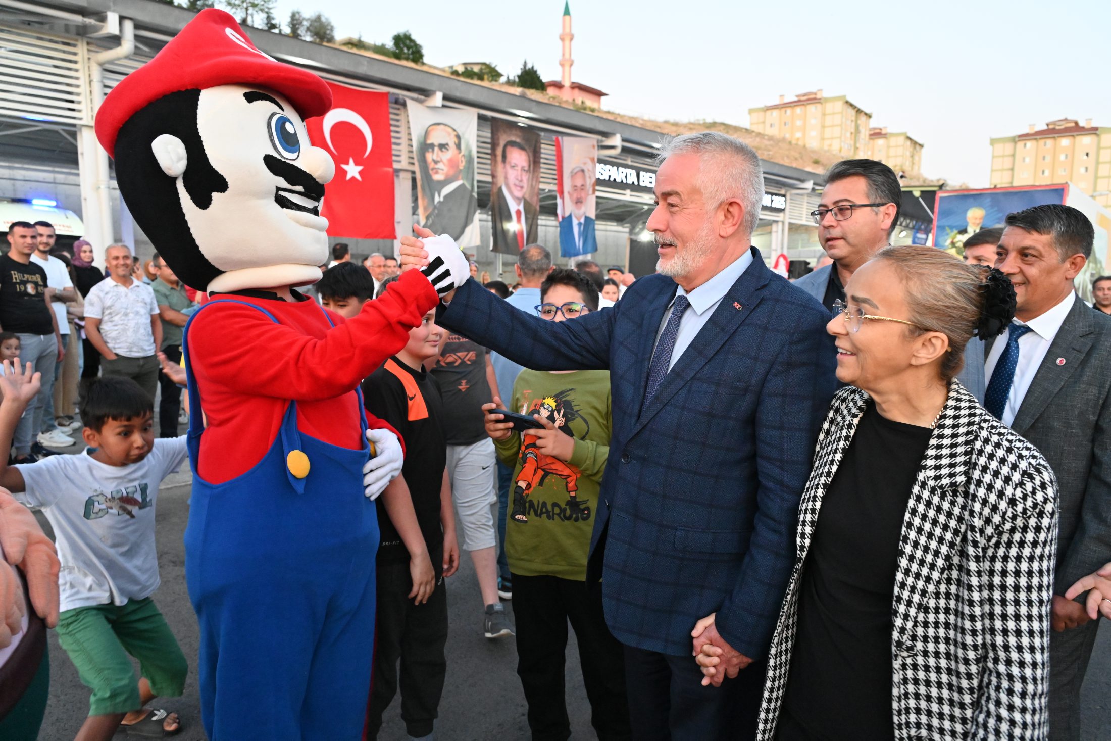 19 06 2025 Akkent Kapali Pazaryeri Acilis (5)