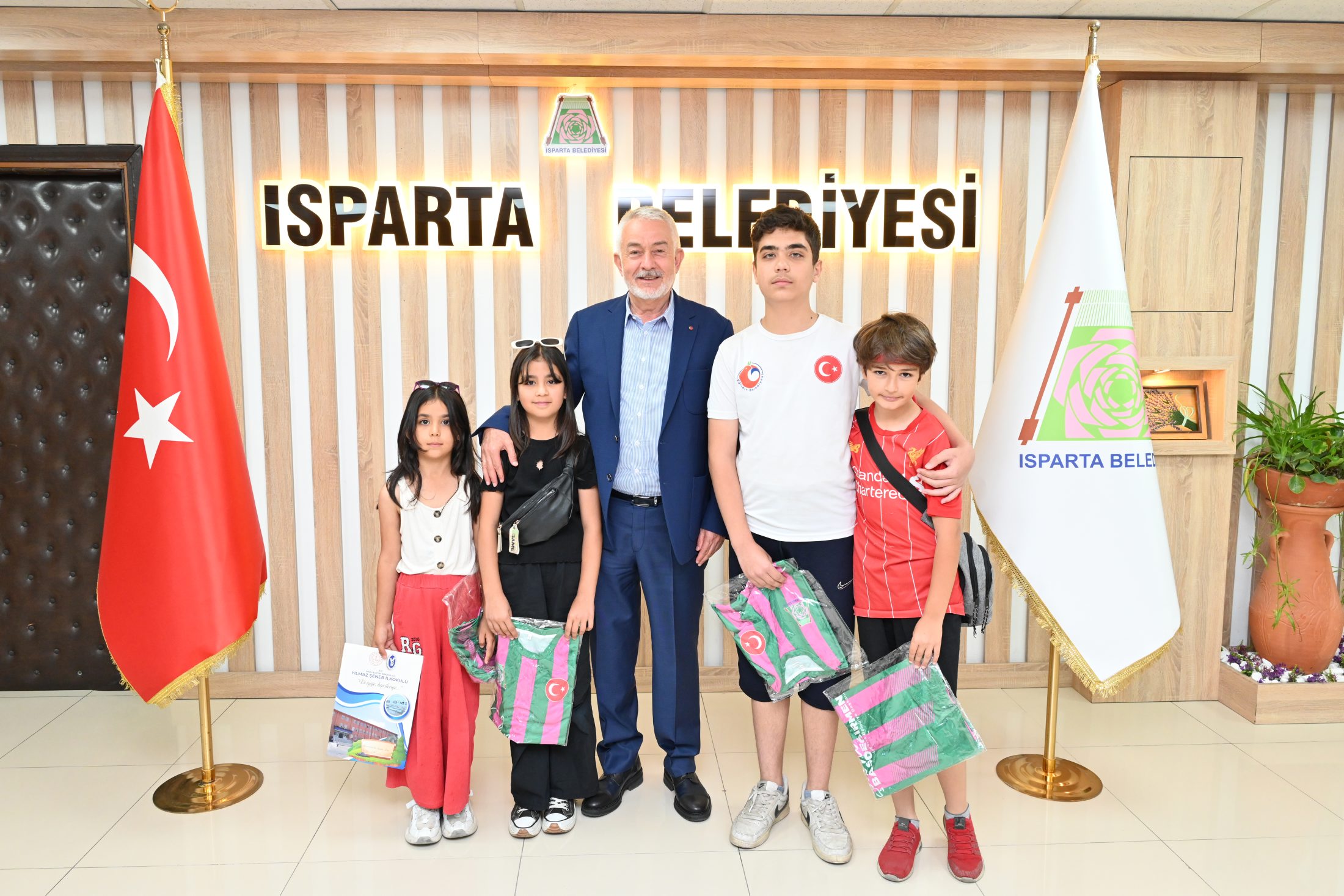 23 06 2025 Istiklal Cocuklar Baskan Ziyaret (1)
