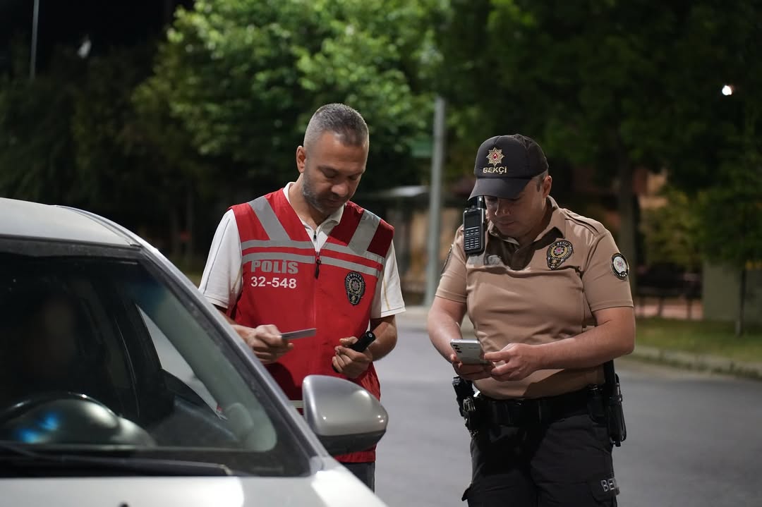 🚨 Asayi̇ş Uygulamasi 🚨⏰ 22.00 23.00 Saatleri Arasında Ilimiz📍Eski Milli Egemenlik Parkı📍Işıkkent Mahallesi Kırkent Parkı📍Emre Mahallesi 123 Cadde📍Zafer Mahallesi 209 Cadde Olmak Üzere 4 Noktada Yapılan Asay
