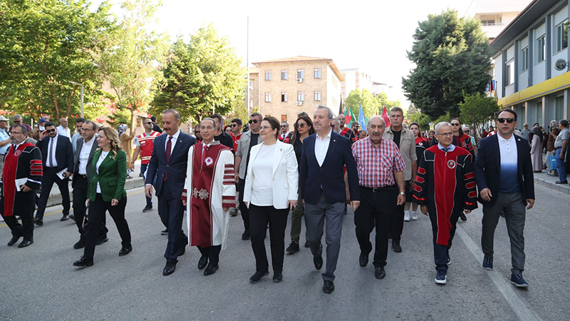 Sdü Mezuniyet 2025 (2)