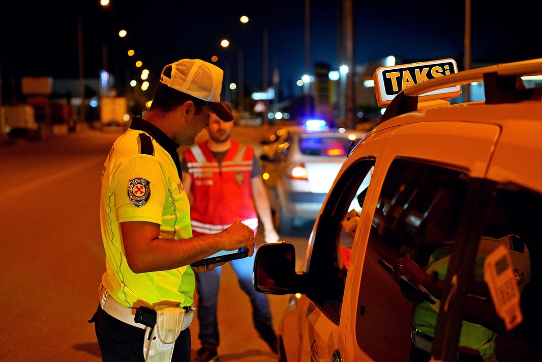 🚦 Asayi̇ş Ve Trafi̇k Uygulamasi 👮 ♂📅11.07.2025 Saat 22.00 23.00 Saatleri Arasında;📍6 Noktada (1)