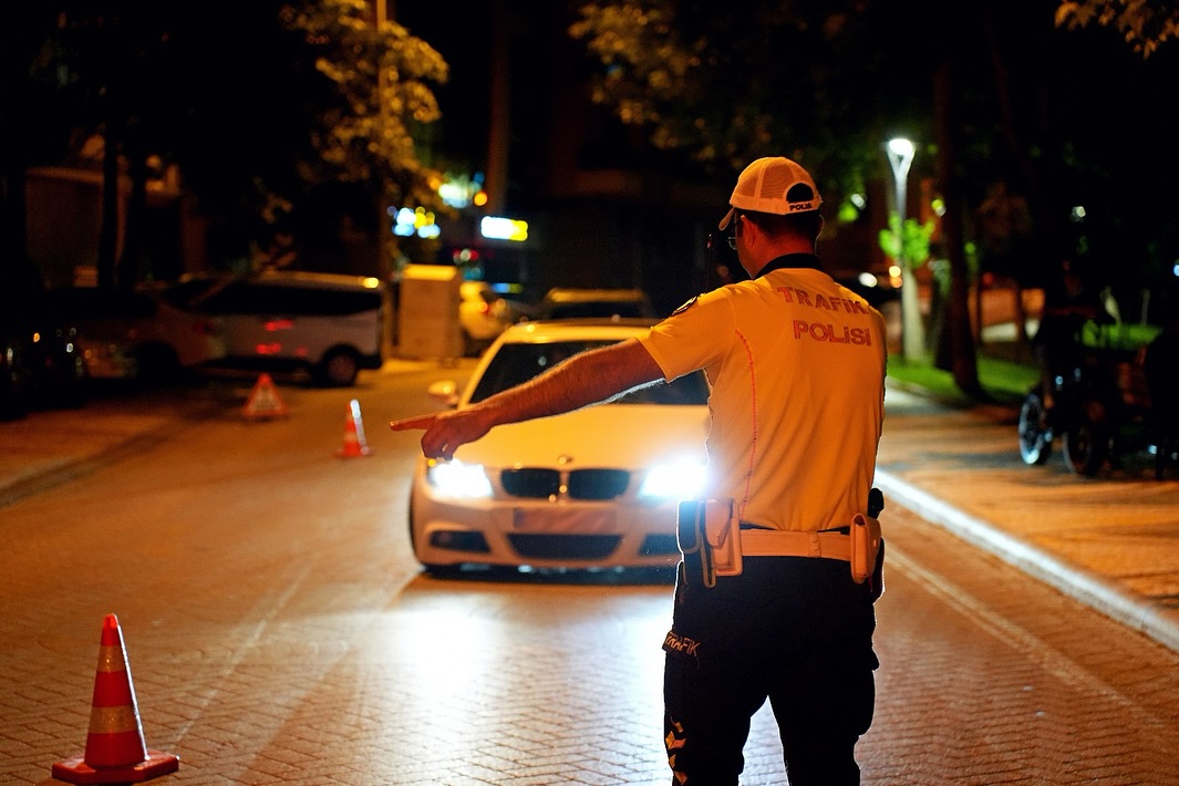 🚦 Asayi̇ş Ve Trafi̇k Uygulamasi 👮 ♂📅11.07.2025 Saat 22.00 23.00 Saatleri Arasında;📍6 Noktada