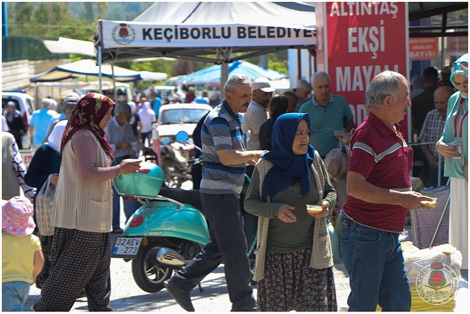 Muharrem Ayı Dolayısı Ile Aşuremizi Dağıttık. Dualarınız Kabul, Ibadetleriniz Makbul Olsun. Keçi (1)