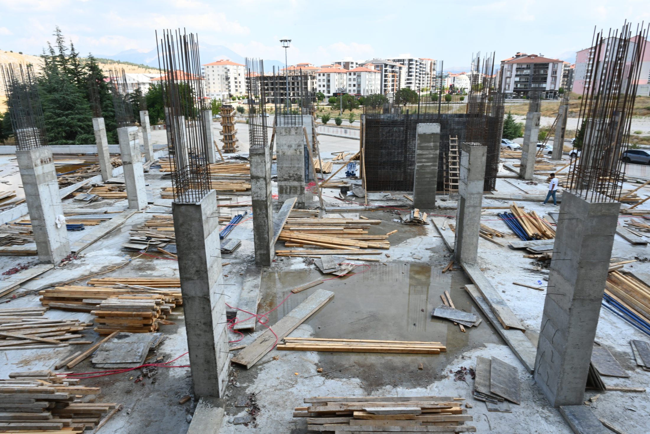 04 08 2025 Baskan Rektor Sdu Hastane Ek Bina Inceleme (5)