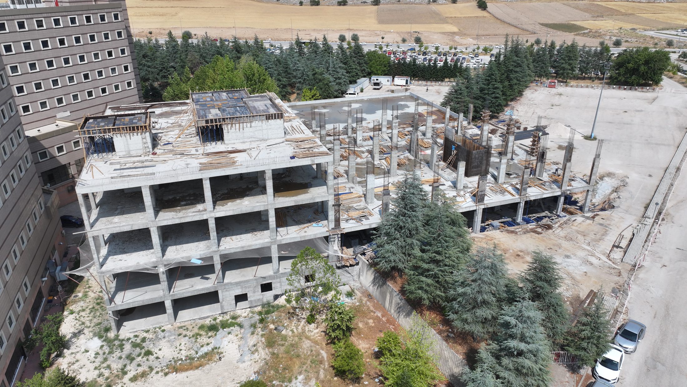 04 08 2025 Baskan Rektor Sdu Hastane Ek Bina Inceleme (6)