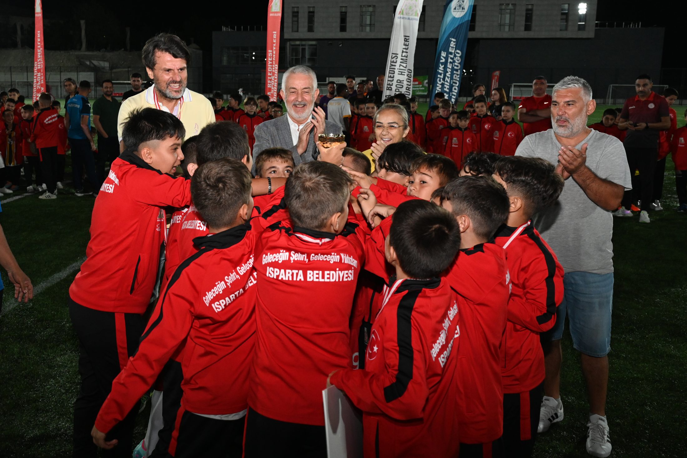 19 08 2025 Gelecegin Sehri Gelecegin Yildizlari Minikler Futbol Turnuvasi Final Kupa Toreni (13)