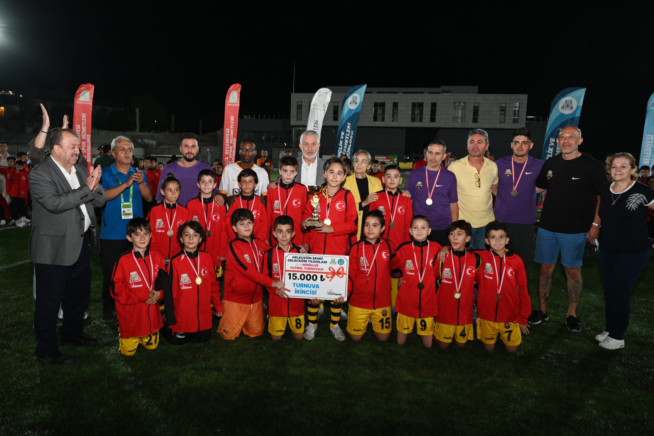 19 08 2025 Gelecegin Sehri Gelecegin Yildizlari Minikler Futbol Turnuvasi Final Kupa Toreni (33)