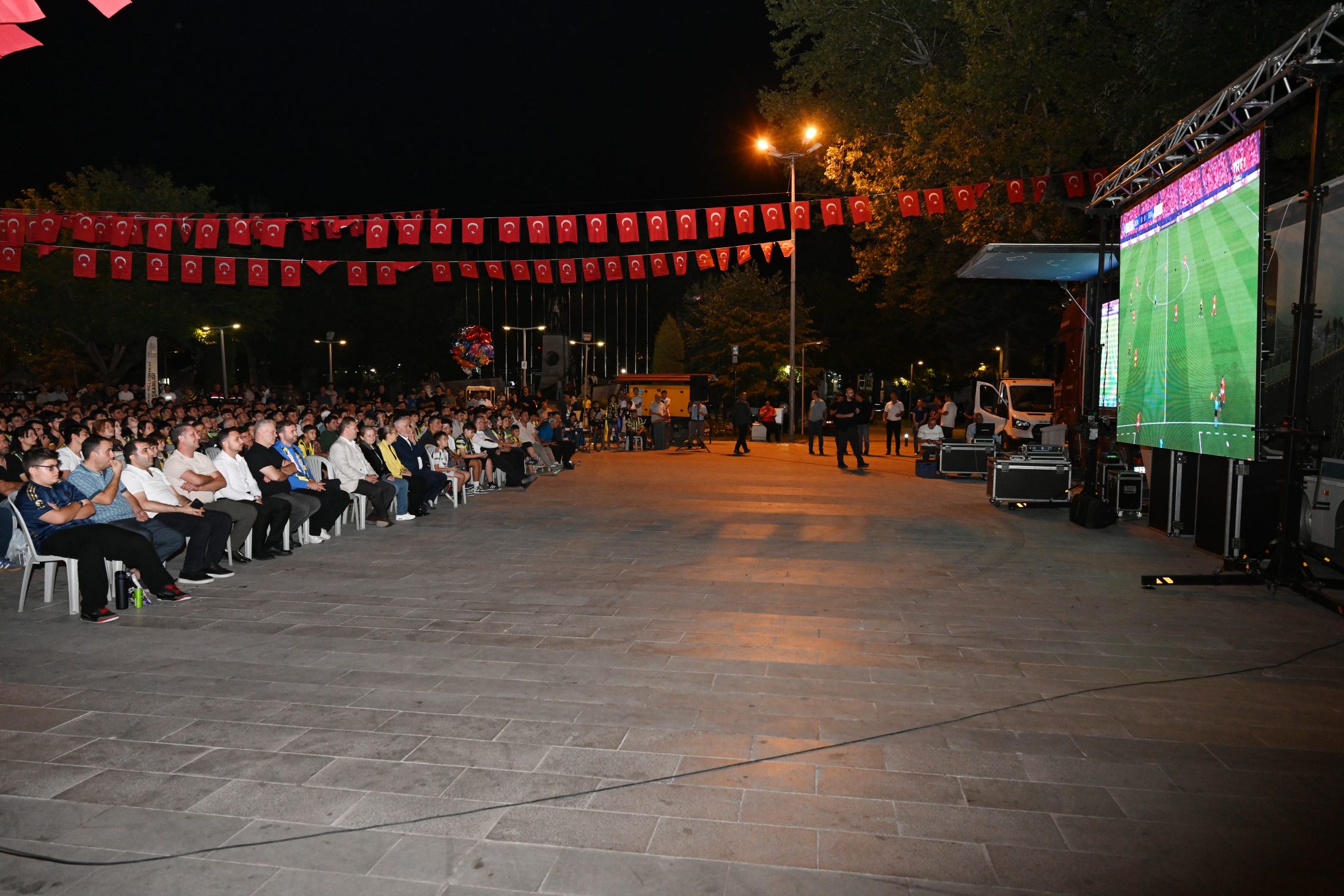 28 08 2025 Fenerbahce Benfica Mac Izleme (1)