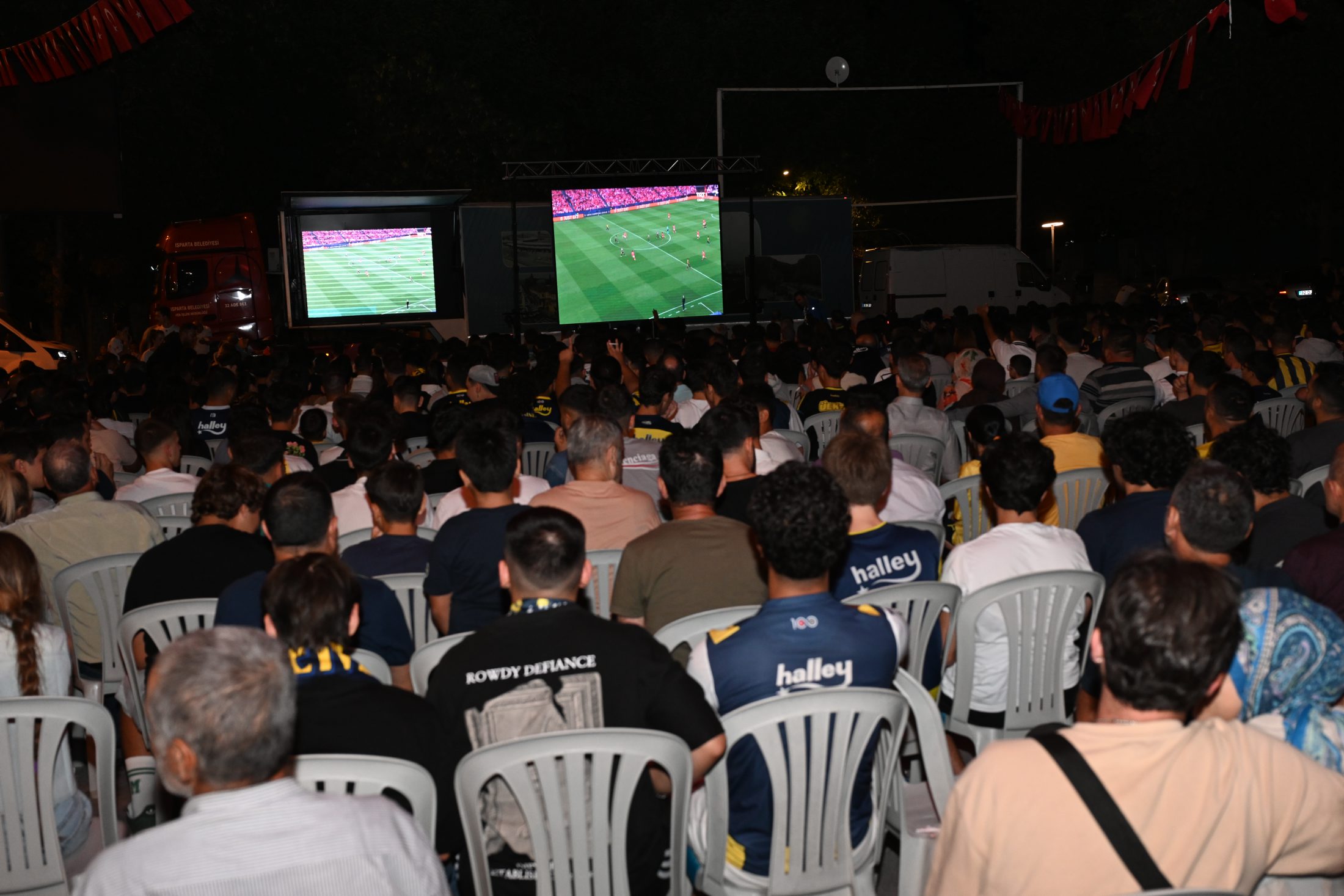 28 08 2025 Fenerbahce Benfica Mac Izleme (2)