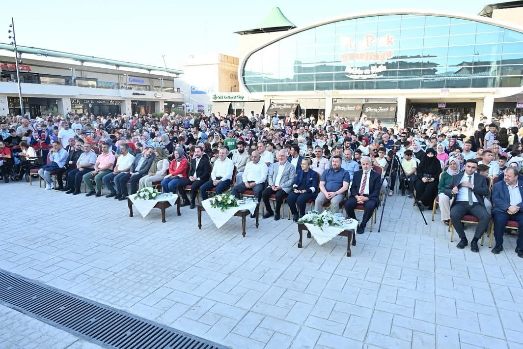 533234160 10238493298416120 2140586873621935929 N