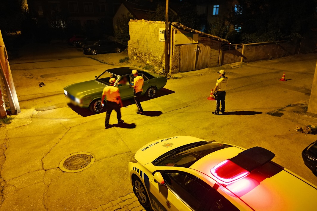 🚨 Asayi̇ş Uygulamasi 🚨📅 01.08.2025 Günü 22.00 23.00 Saatleri Arasında;📍 İl Merkezinde 4 Fark (2)