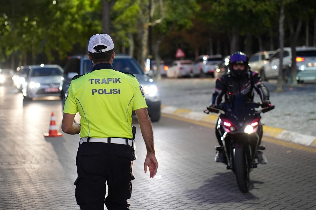 🚨 Asayi̇ş Uygulamasi 🚨📅 01.08.2025 Günü 22.00 23.00 Saatleri Arasında;📍 İl Merkezinde 4 Fark (3)