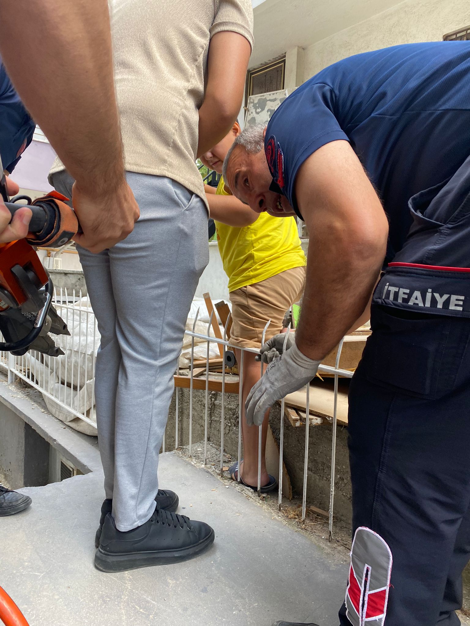 Demir Korkuluk Saplandı (3)