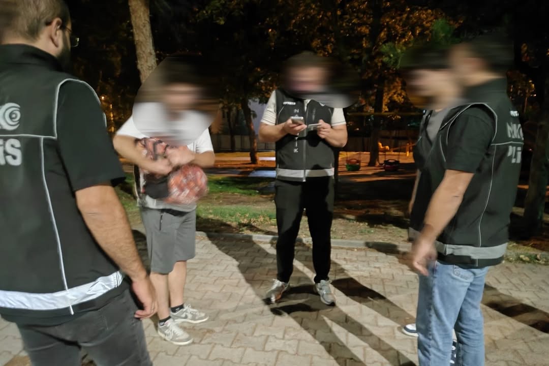🚔Narkoalan Uygulamasi🚔⏰ 05.08.2025 Günü 20.40 21.40 Saatleri Arasında,📍 İstiklal Mahallesi İs (2)