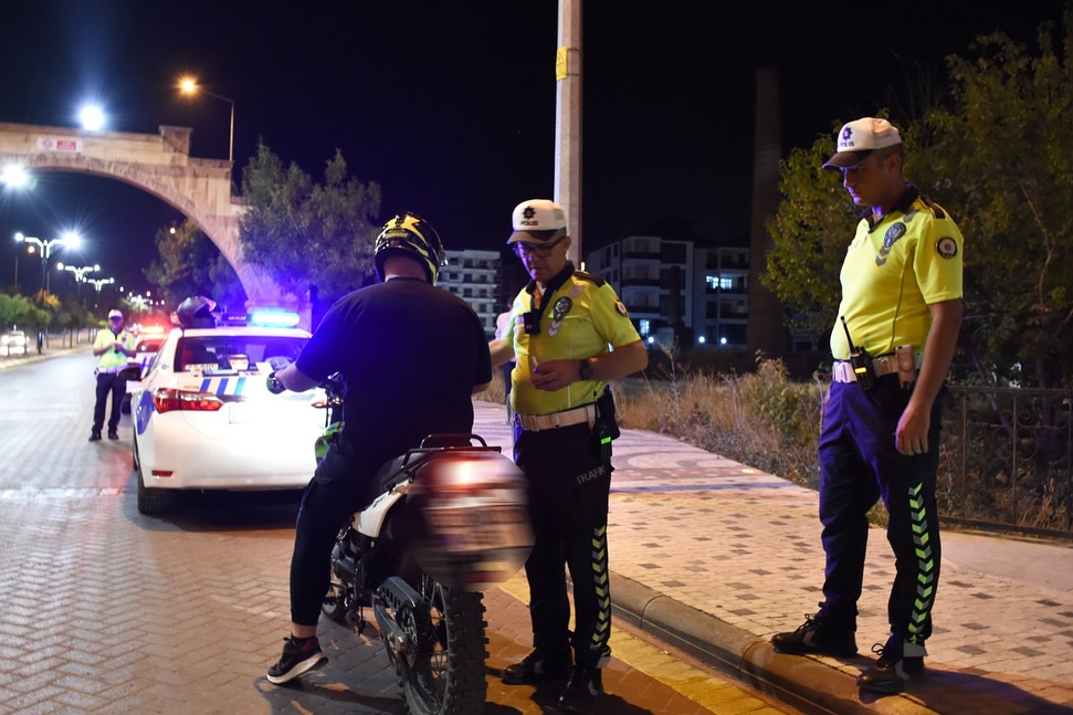 🚔 Park, Bahçe Ve Mesi̇re Alanlar Uygulamasi 🚔📅 15.08.2025🕒 21.15 – 00.00Denetim Yapılan Alanl (2)