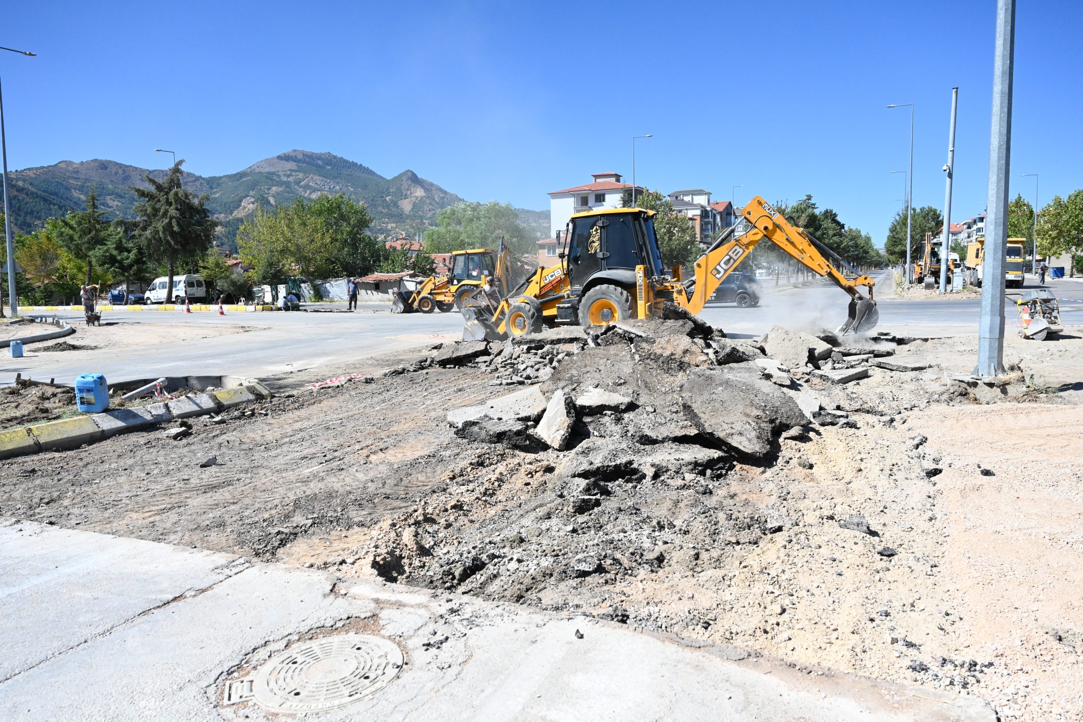 12 09 2025 Vatan 230 234 Cadde Kavsak Duzenlemesi (2)