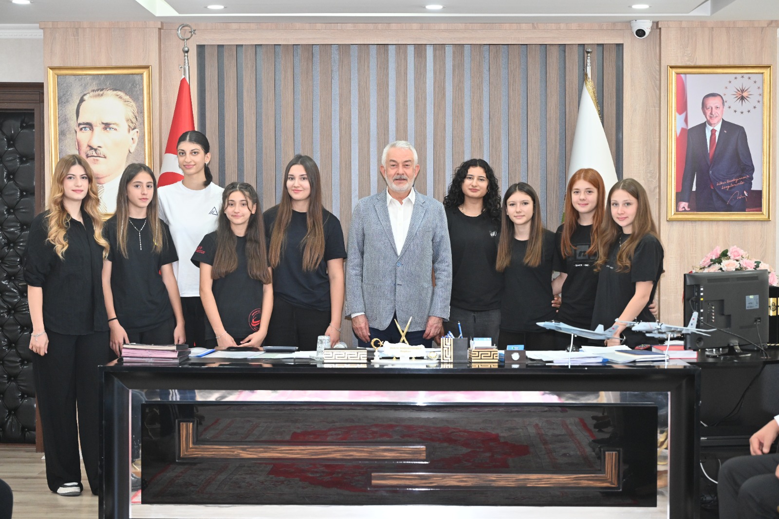 18 09 2025 Kadın Voleybol Takimi Baskan Ziyaret (4)