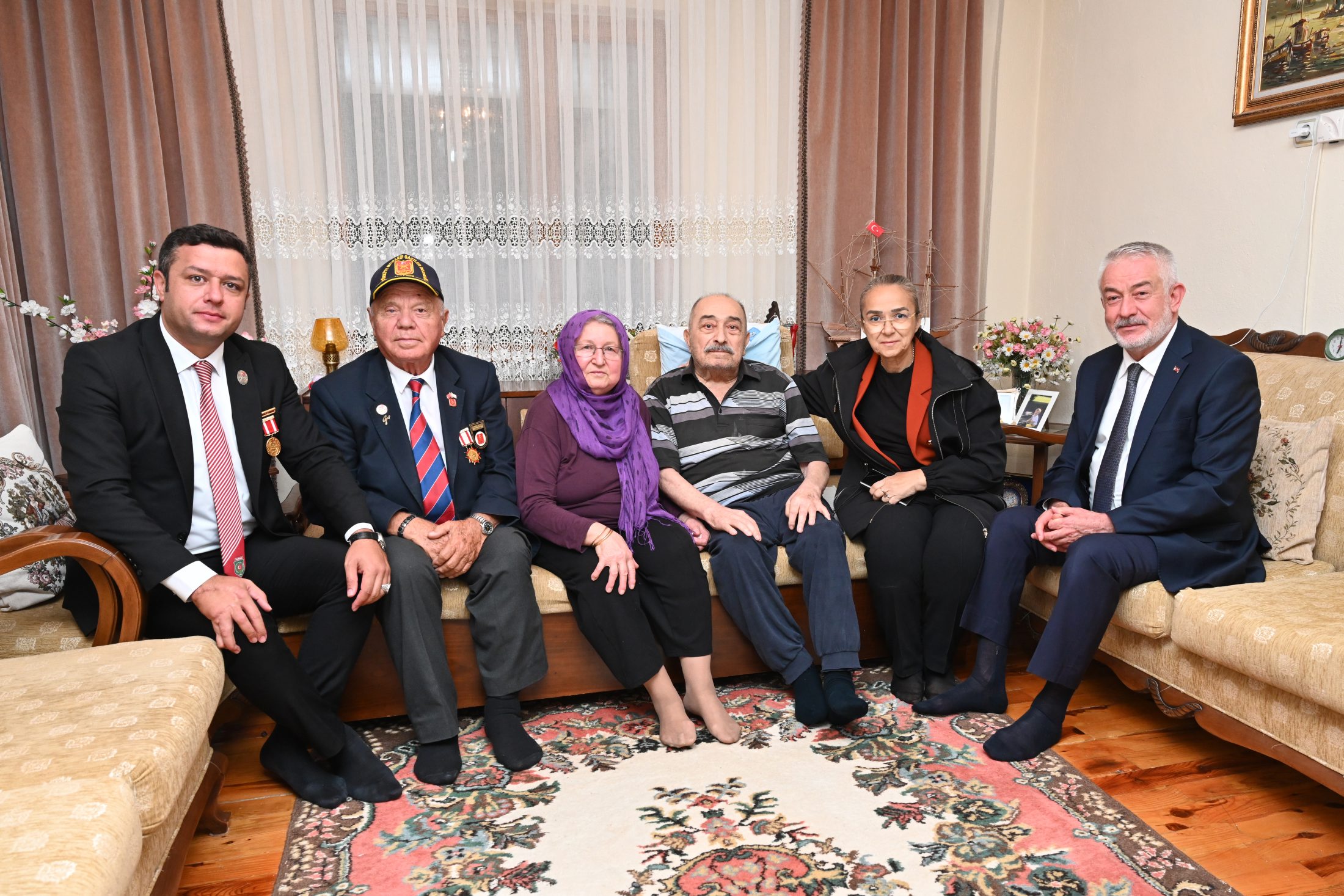 20 09 2025 Baskan Kibris Gazisi Ahmet Yasar Ayyildiz Ev Ziyaret (4)