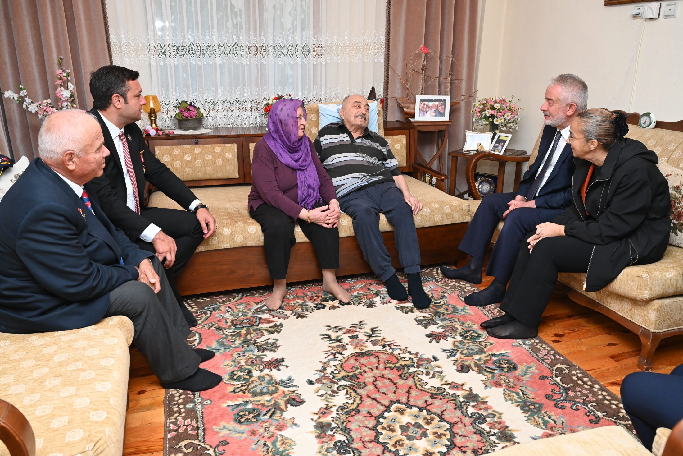 20 09 2025 Baskan Kibris Gazisi Ahmet Yasar Ayyildiz Ev Ziyaret (5)