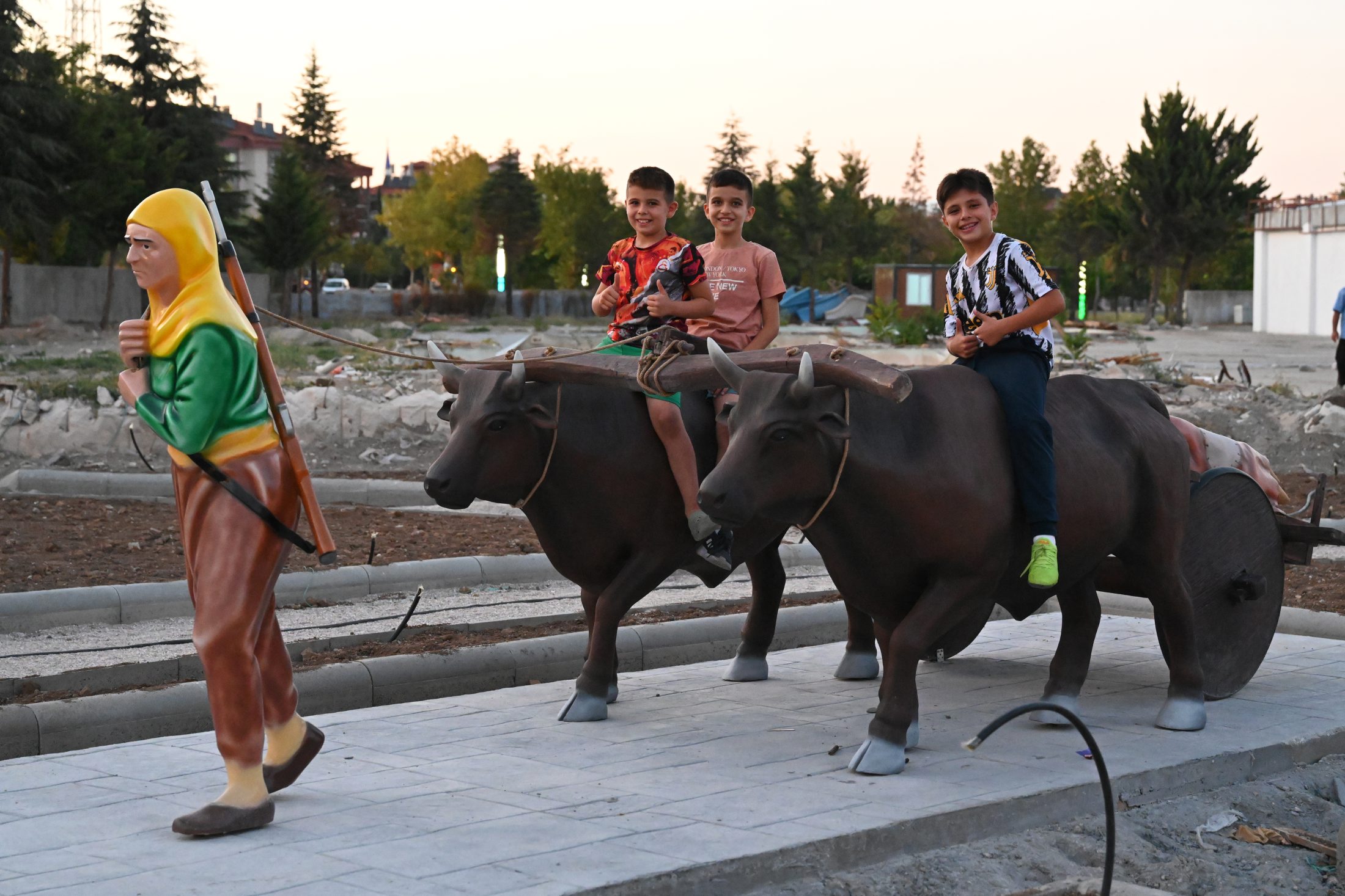 20 09 2025 Baskan Tomurcuk Masal Park Inceleme (4)