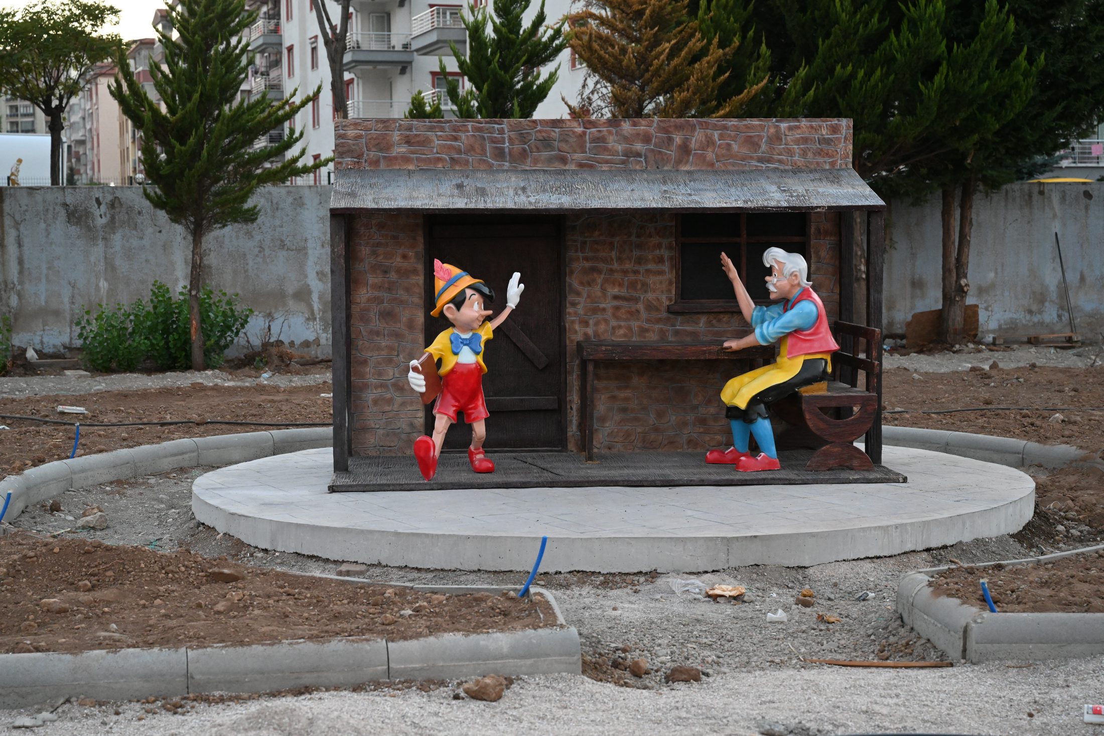 20 09 2025 Baskan Tomurcuk Masal Park Inceleme (5)